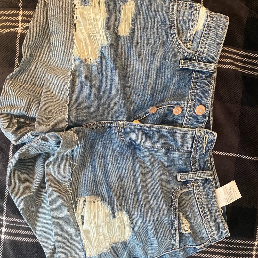Hollister shorts, 7